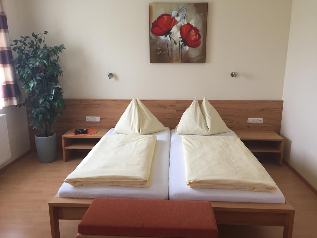 Gasthaus Hotel Feldschlange Ried im Innkreis Bagian luar foto