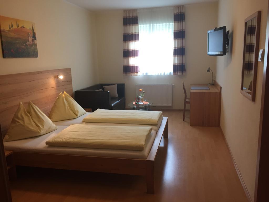 Gasthaus Hotel Feldschlange Ried im Innkreis Bagian luar foto