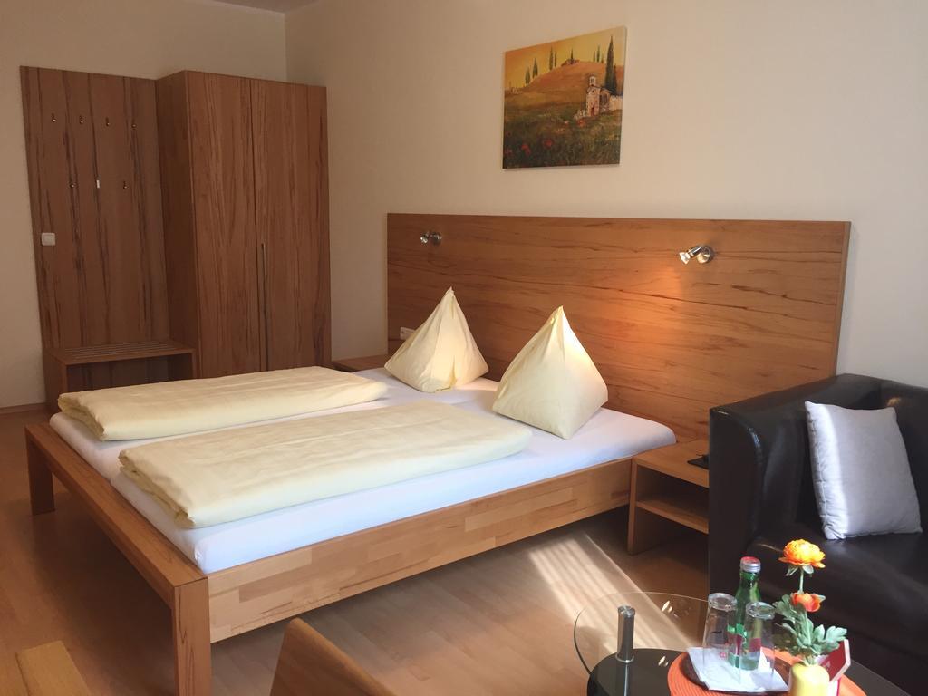 Gasthaus Hotel Feldschlange Ried im Innkreis Bagian luar foto